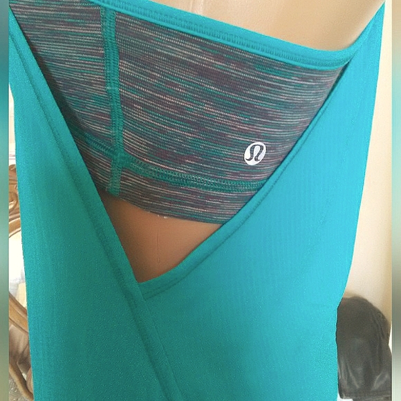 BNWOT LULULEMON BLUE ATHLETIC TOP BUILT-IN BRA PTP 14 (NOT EXACT BLUE) - Picture 2 of 7